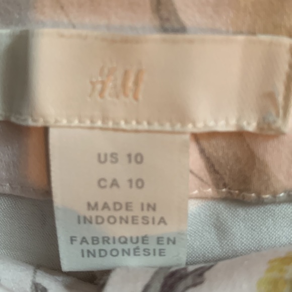 H&M, Sz 10, floral print pants - Picture 5 of 6